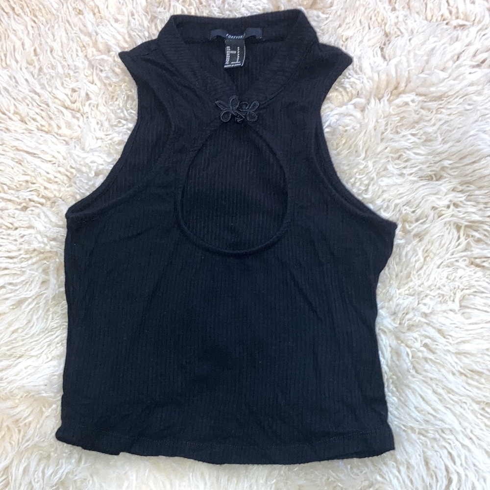 Forever 21 keyhole crop top